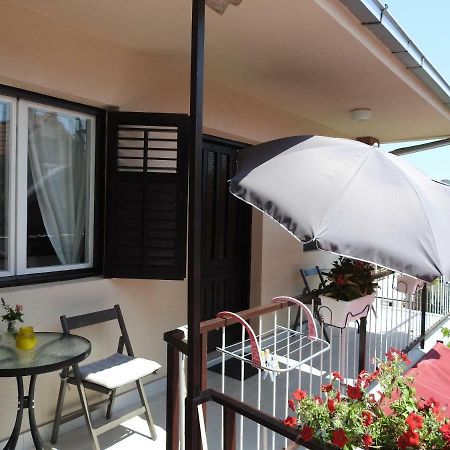 Apartment Antonela Slatine Esterno foto