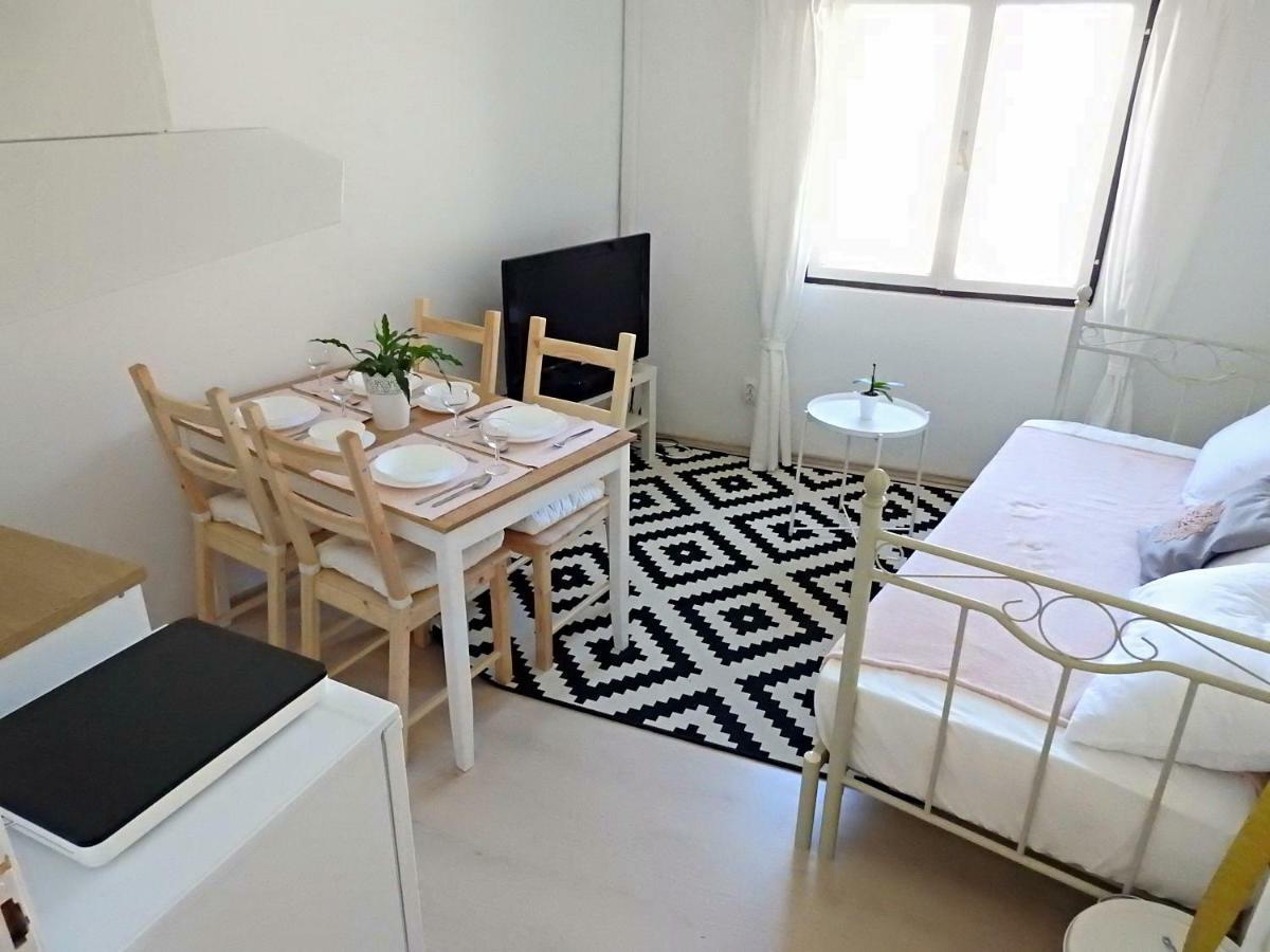 Apartment Antonela Slatine Esterno foto