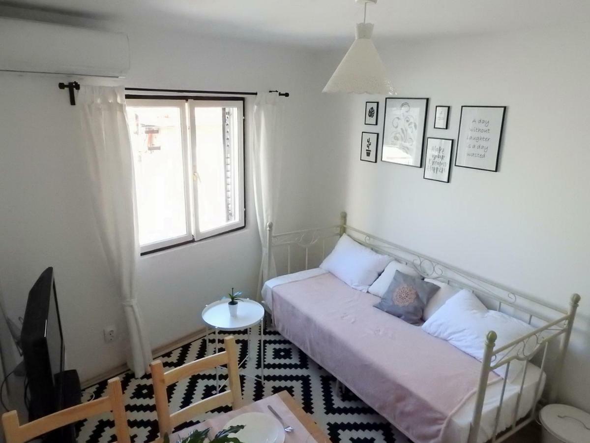 Apartment Antonela Slatine Esterno foto