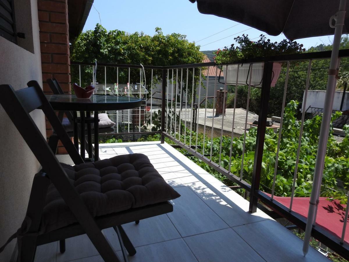 Apartment Antonela Slatine Esterno foto
