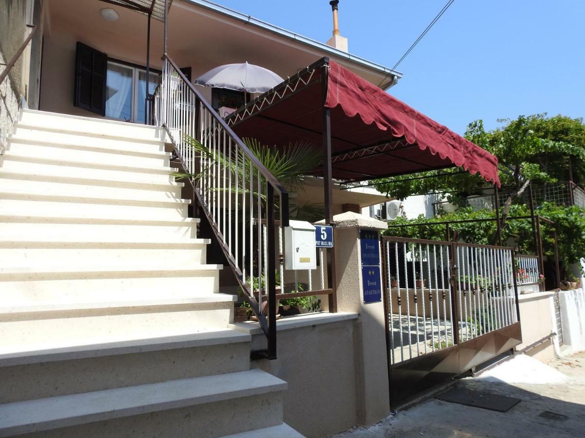 Apartment Antonela Slatine Esterno foto