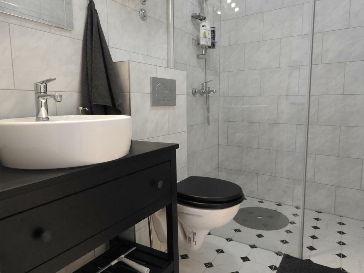 Apartment Antonela Slatine Esterno foto