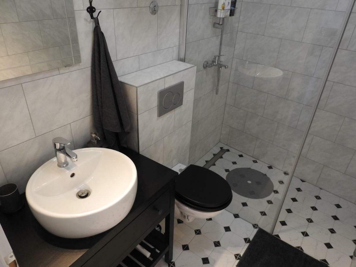 Apartment Antonela Slatine Esterno foto