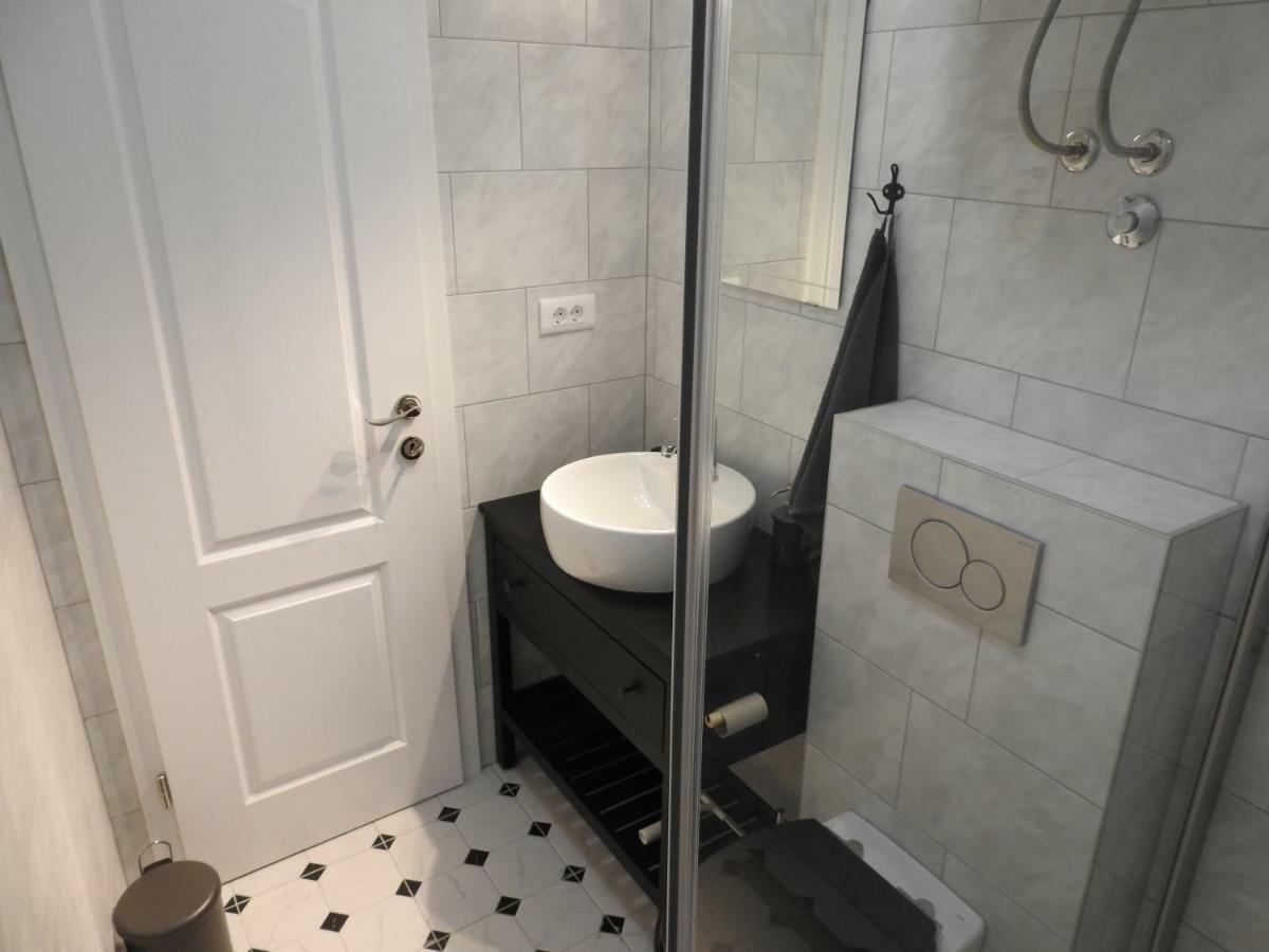 Apartment Antonela Slatine Esterno foto